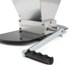 Hullwrecker® 2-roller Grain Mill & Base -US Drinks Sales 2024 42338 hullwrecker 2 roller grain mill base detail 1