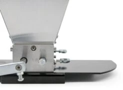 Hullwrecker® 2-roller Grain Mill & Base -US Drinks Sales 2024 42338 hullwrecker 2 roller grain mill base detail 2